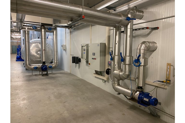 Tankverbindungen und Zelle